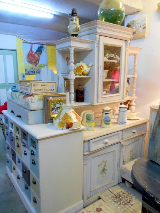 Formations relooking meubles professionnelles, entreprise z&eacute;ro d&eacute;chets, , formations et stages auto entrepreneur relooking de meubles, formations et stages restauration de meubles,  stages relooking meubles &eacute;co responsables, formation et stages tapisserie d&rsquo;ameublement, formation et stage architecture d&rsquo;int&eacute;rieure &eacute;co responsable, formation cr&eacute;ation d entreprise relooking mobilier, formation professionnelle recyclage mobilier et &eacute;co design ,reconversion relooking  meubles, stages et formations &agrave; la carte pratiques pour adultes, formation &eacute;ligible France travail, demandeurs d&rsquo;emploi, centre de formation pour adultes, Stages fabrication de produits de d&eacute;coration &eacute;cologiques, formation  stages menuiserie palettes, &eacute;co design ameublement et d&eacute;coration, Stages et formation upcycling, stages  formations surcyclage ameublement, stages et formations upcycling gros mobiliers, formation  stage upcycling meubles et objets, Formation certifiante  &eacute;co-recycler des biens d'ameublement et de d&eacute;coration, formation &eacute;co responsable, seconde main  certifiante  CPF, stages et formations &eacute;conomie circulaire, formation r&eacute;duction destruction de mobilier, Stages artisanaux tout public, stages d&eacute;couvertes artisanaux, d&eacute;veloppement entreprise artisanale ameublement et d&eacute;coration &eacute;co responsable, formation professionnelle artisan  artisans d&rsquo;art finan&ccedil;ables fafcea, d&eacute;veloppement activit&eacute; artisanale, stages artisanat d&rsquo;art, formations individuelles artisanat, stages pour artisans et commer&ccedil;ants, formation cr&eacute;ation entreprise artisanale, formations formateurs artisanat, Formations valorisation de stock recycleries ressourceries, formations et stages chantiers d&rsquo;insertion,  audit action r&eacute;paration ressourceries recycleries, formations et stages recycleries ressourceries, sp&eacute;cialit&eacute;s ressourceries, recycleries, formation et stage afest bois valoriste ameublement et d&eacute;coration, coaching et d&eacute;veloppement personnel professionnel, entreprise d&eacute;veloppement durable, r&eacute;paration de meubles, meubles upcycl&eacute;s, entreprise d&eacute;veloppement durable, Artisan d&rsquo;art en meubles peint, professionnel relooking meubles  et cuisines, consultante upcycling ameublement, l&rsquo;un des pr&eacute;curseur relooking meuble depuis 1997,d&eacute;coration d&rsquo;int&eacute;rieur &eacute;co responsable, architecte d&rsquo;int&eacute;rieur, home staging, audit et  revalorisation commerces et surfaces de vente, home staging &eacute;conomique &eacute;co responsables commerces et gites, h&eacute;bergements, relooking de meuble &eacute;cologique, relooking cuisine Gard, commodes relook&eacute;es, armoires peintes, armoire relook&eacute;es, commode peinte, buffet peint, vaisselier peint, meubles relook&eacute;s, relooking meuble Gard, mobilier peint Gard, r&eacute;novation meuble peint, revalorisation mobiliers, r&eacute;paration de meubles, galerie d&rsquo;art, savoir faire Fran&ccedil;ais, artisan d art de France, relooking avant apr&egrave;s, d&eacute;coration &eacute;cologique, Tapisserie d'ameublement,Peintre en d&eacute;cor, fresque murales, d&eacute;cors peints, trompe l'&oelig;il, Cr&eacute;ations artistiques, artiste peintre  fran&ccedil;aise, trompe l'&oelig;il mural, peinture d&eacute;corative, artisan d&eacute;corateur, faux marbre, fausses mati&egrave;res relooking faux bois, peintre d&eacute;corateur, tableaux, Cr&eacute;ations originales fran&ccedil;aises, d&eacute;coration made in France , customisation de mobiliers, mobilier 100% recycl&eacute;s, upcycling meubles et objets , &eacute;co recyclage meubles et objets, meubles et objets 100% &eacute;co recycl&eacute;s fran&ccedil;ais, &eacute;co design mobilier et objets, upcycling et  surcycling ameublement, surcycling artisanal gros mobiliers,Brocante, meubles occasion, objets et meubles vintage, mobiliers seconde main, sauvetage de meubles,  artisan formateur relooking meubles, 