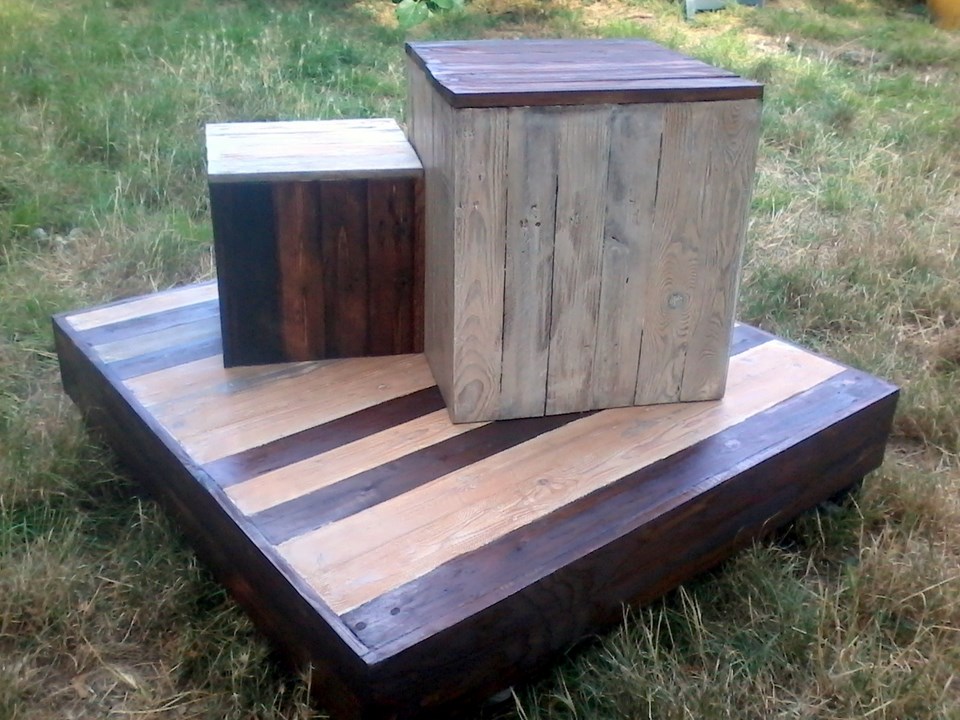 comptoir en palettes et bois recycl&eacute;s,stages menuiserie palettes,upcycling bois