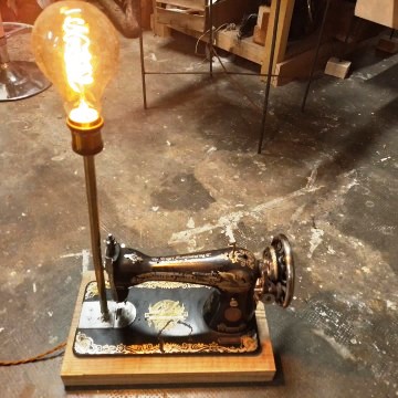 upcycling objets en luminaires,machine a coudre ancienne singer