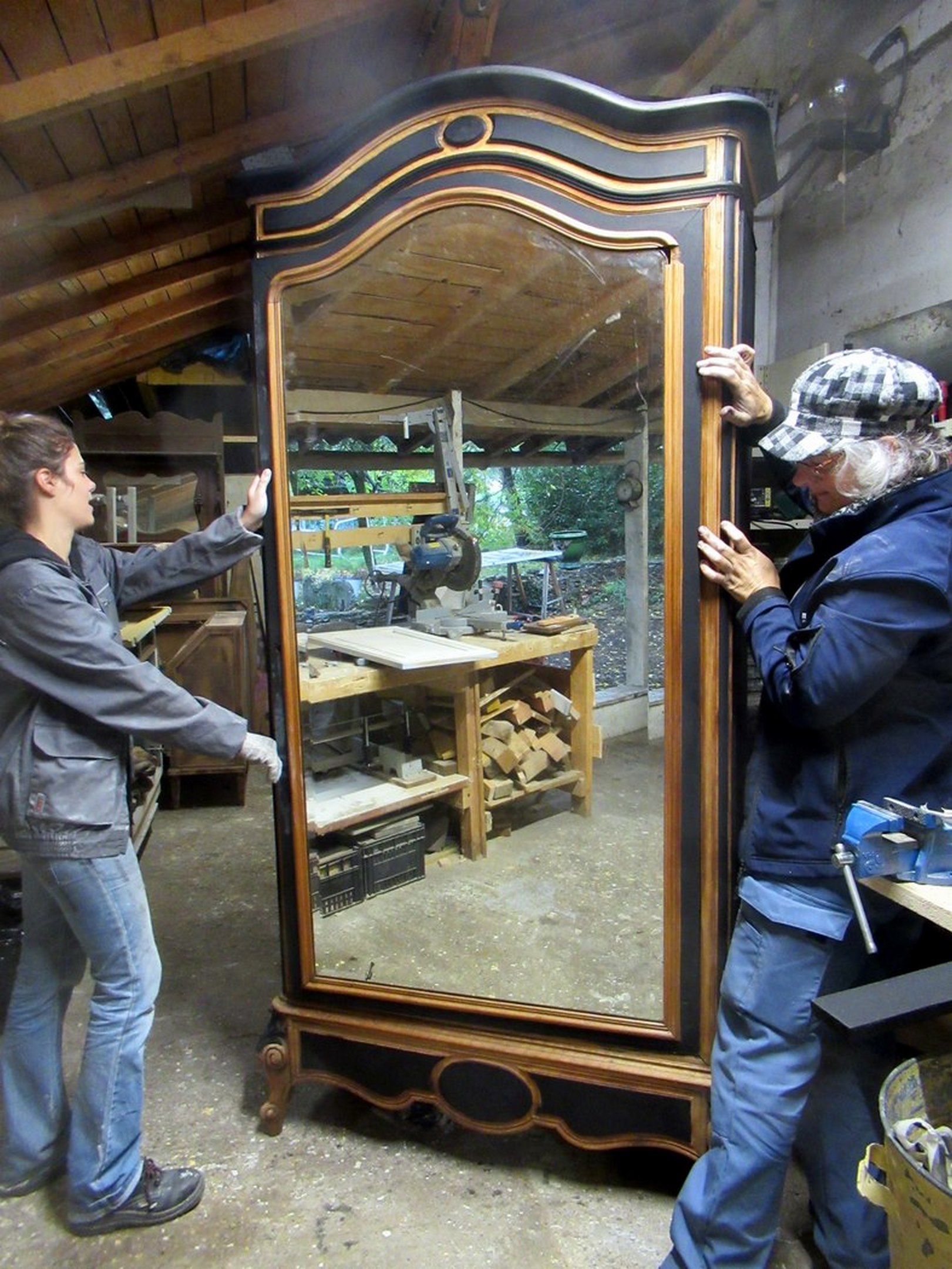 upcycling mobiliers,customisation meubles,r&eacute;paration meubles, eco design mobilier eco responsables ,&eacute;conomie circulaire,cr&eacute;ation de meubles recycl&eacute;s